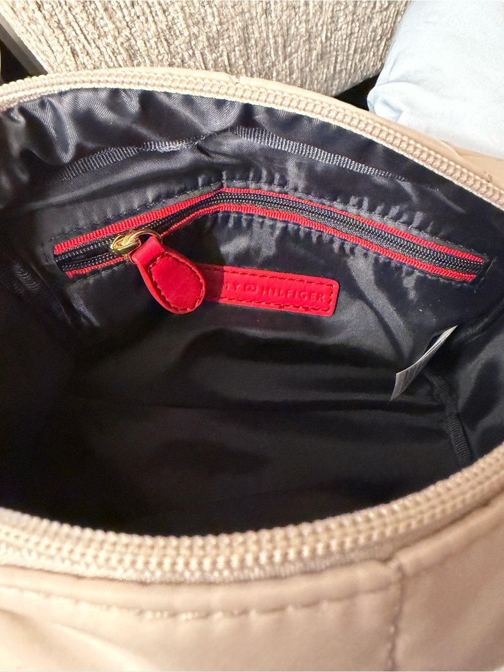 Tommy Hilfiger Crossbody Bag - Picture 3 of 3